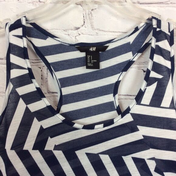 H&M Womens Sz S Tank Top Racerback Blue & White Geometric Print Handkerchief Hem - Picture 4 of 6
